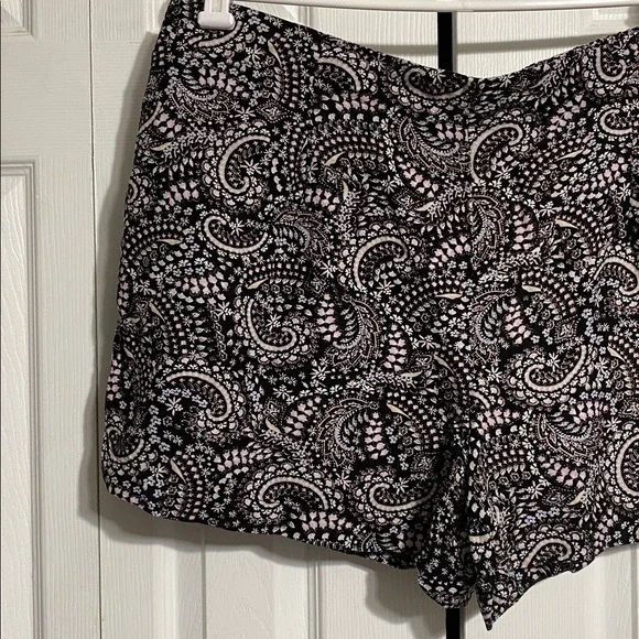 LOFT linen blend floral shorts size XL - Picture 2 of 10